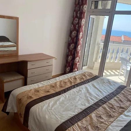 Sea Views, 1 Bedroom At Lazur 2 Apartment